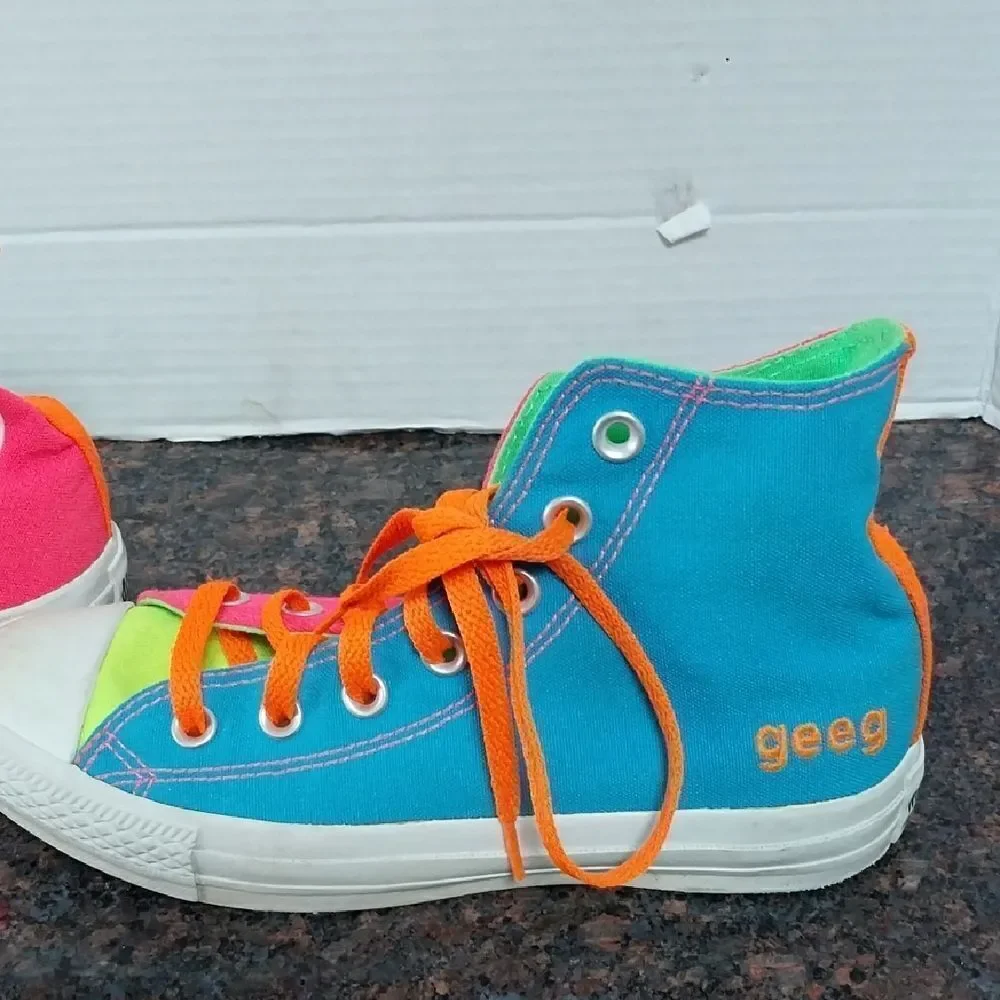 UNISEX Converse Pink, Green and Blue High-Top Sneakers Size 4 MEN'S 4....EUC